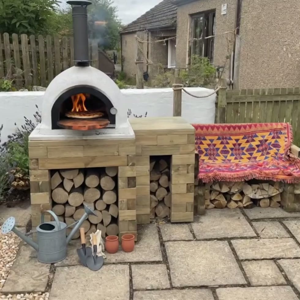 Pizzaoventafel met opslagruimte en tuinbankje / 2,7 x 0,9 x 0,95 m