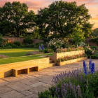 Lange Keermuur met zitgelegenheid en randbeplanting / Klantendesign op maat