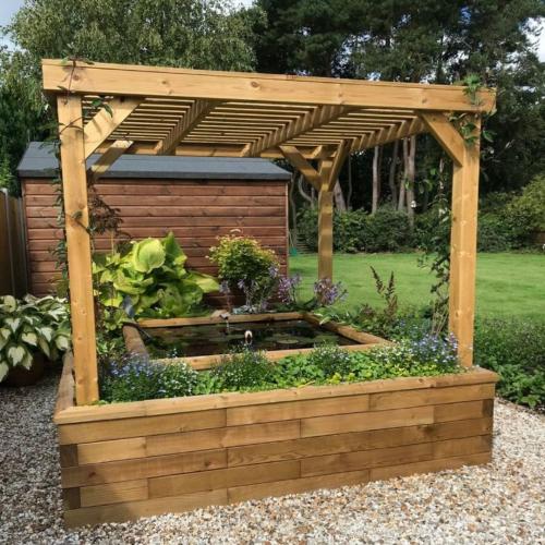 Colins verhoogde vijver en pergola