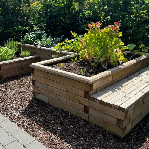 Plantenbank voor een gemeenschappelijke tuin