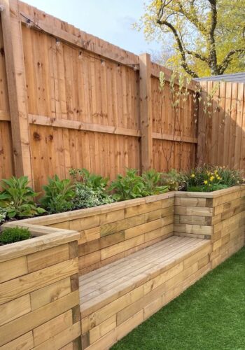 Planter with bench Planter with bench