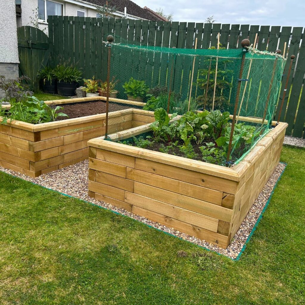 Colin en Alison's U-vormige verhoogde moestuinbak